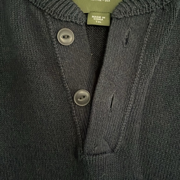 Eddie Bauer 2 button sweater, XLT - Picture 4 of 9